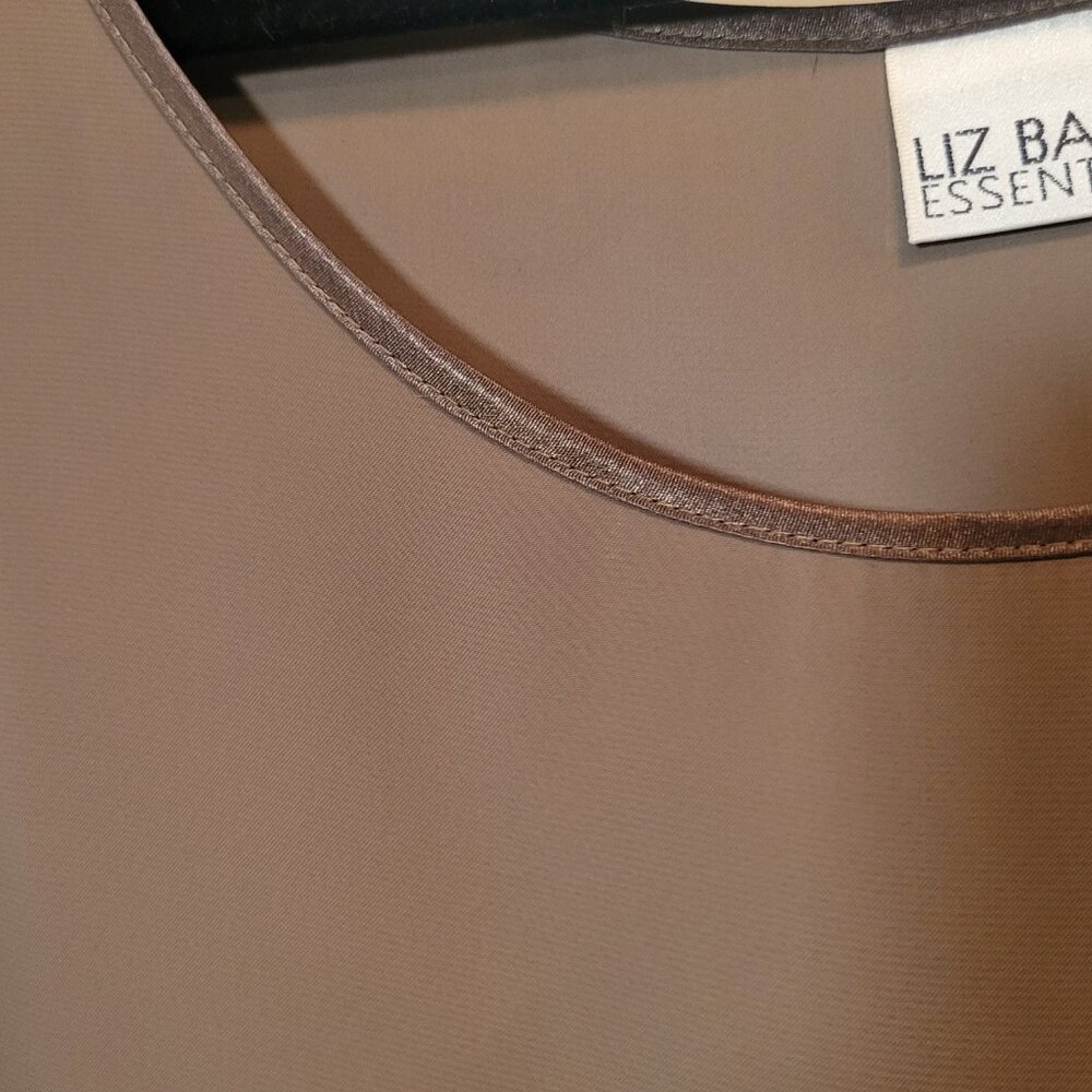 Liz Baker Essentials Shell - XL - Picture 2 of 3